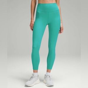 Women’s Lululemon Fast and Free High-Rise Tight 25” Pockets in Kelly Green